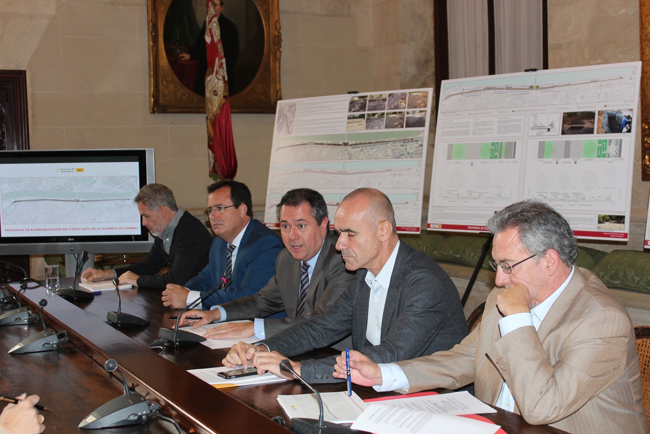 Ayuntamiento impulsa la reurbanización del paseo de Torneo con más Ayuntamiento impulsa la reurbanización del paseo de Torneo con más